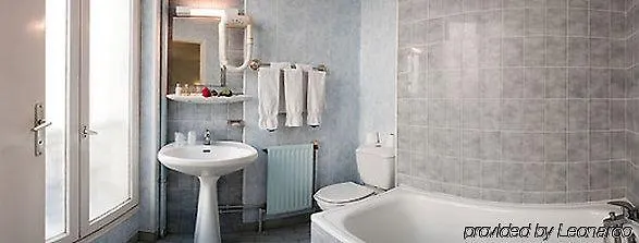 Legendre 2* Paris